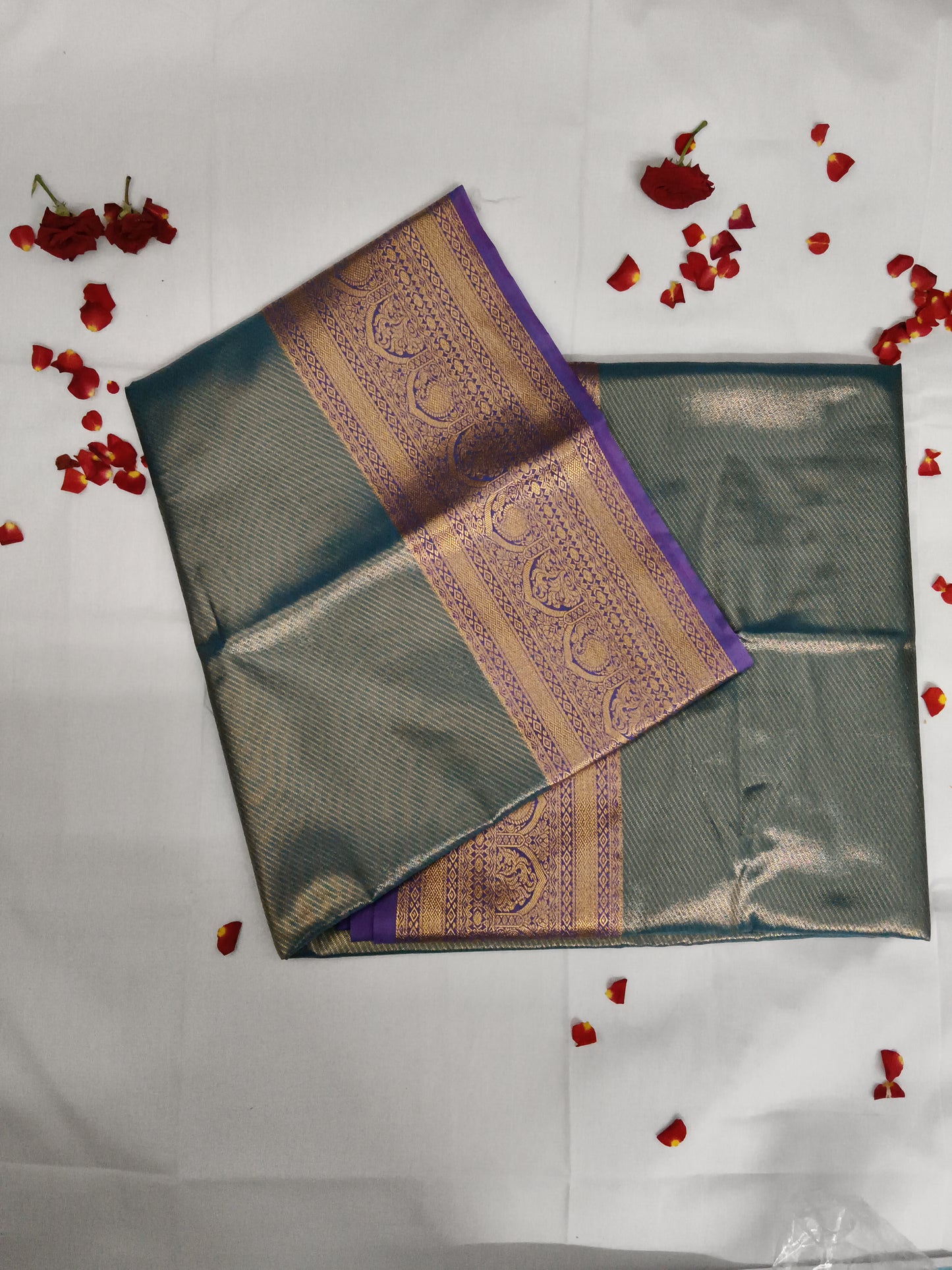 Taniyawar pattu sarees