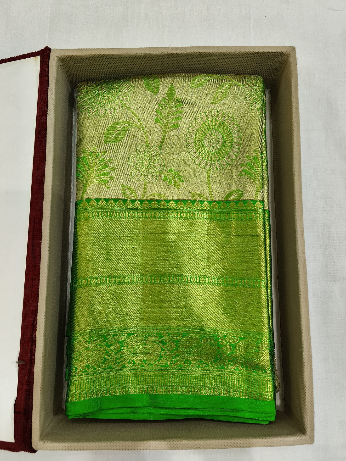 Pure silk mark certificated