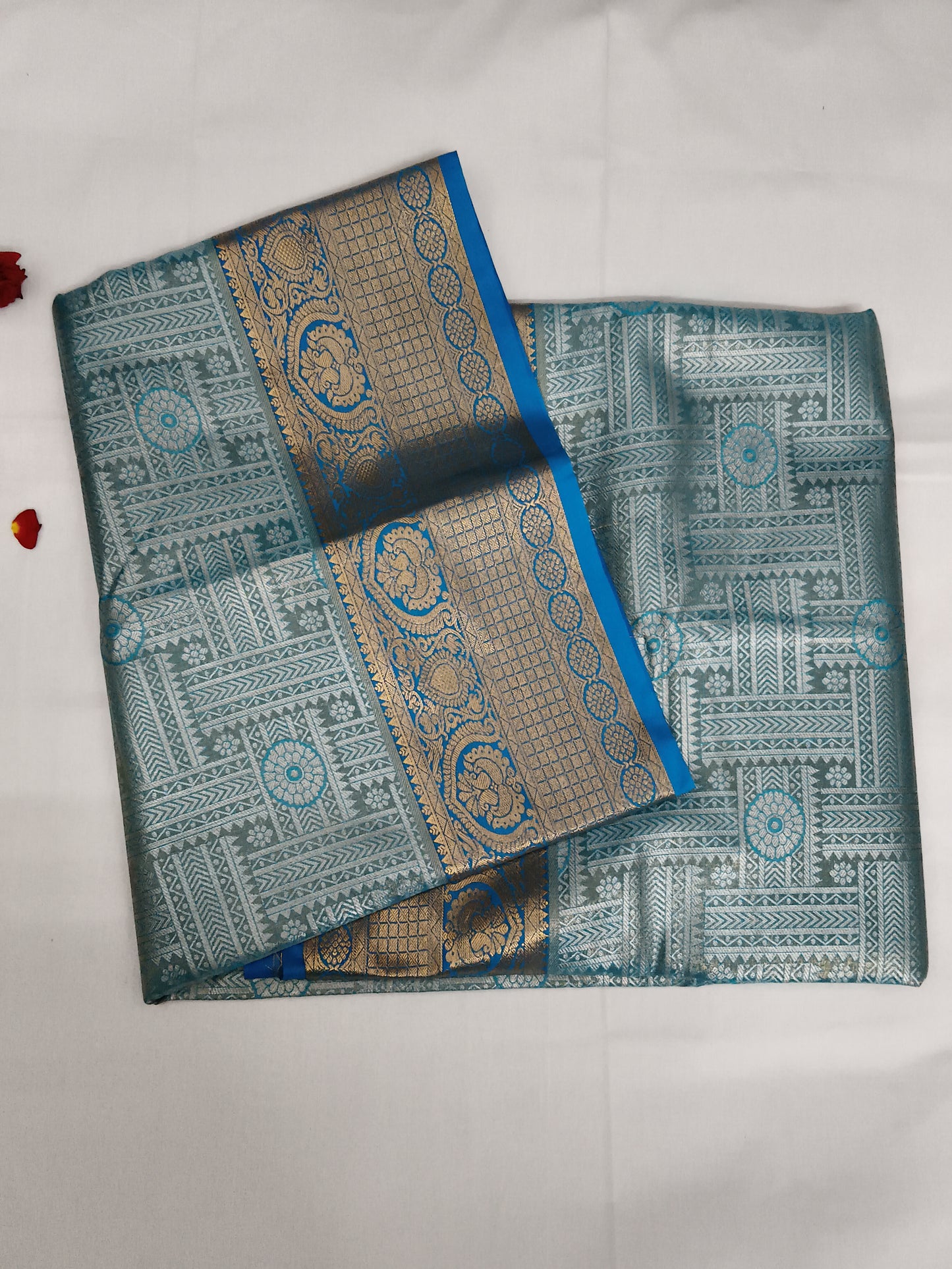 Taniyawar pattu sarees