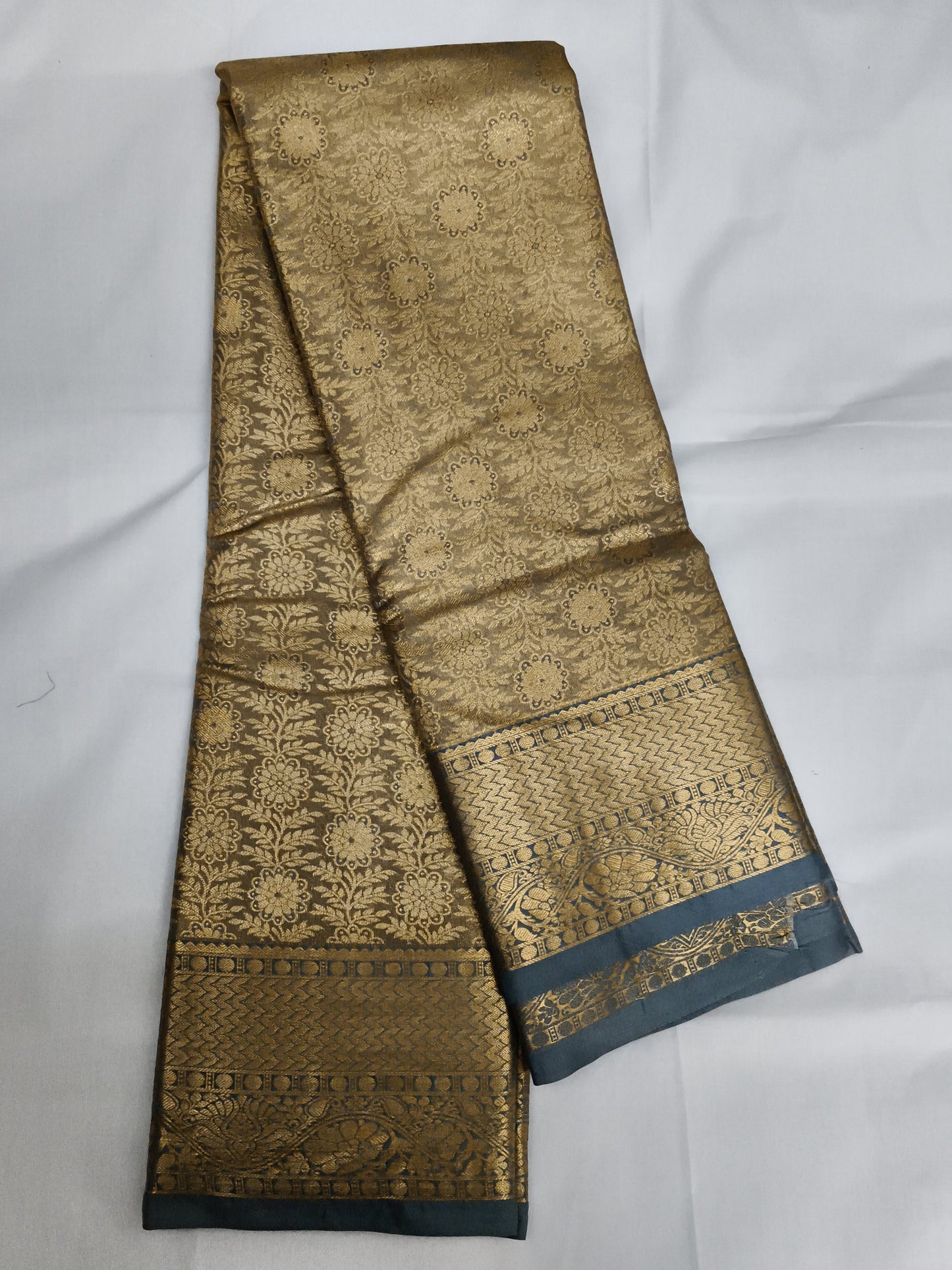 Taniyawar pattu sarees