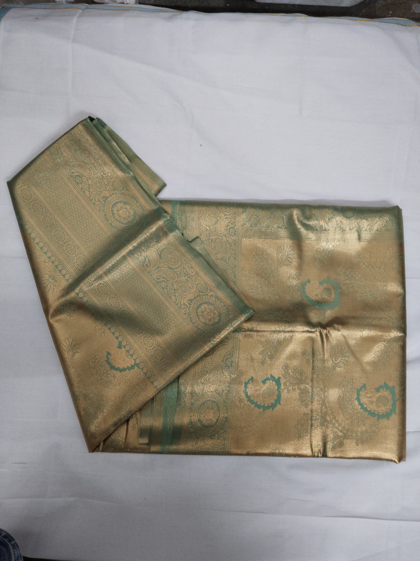 Taniyawar pattu sarees