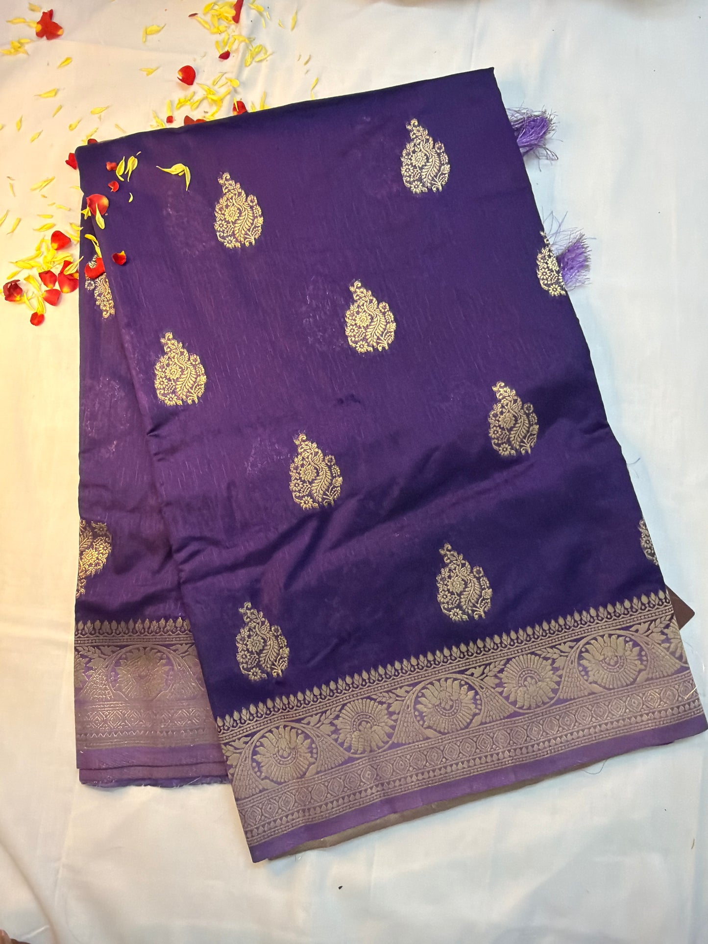 Raw mango butta leaf design Saree