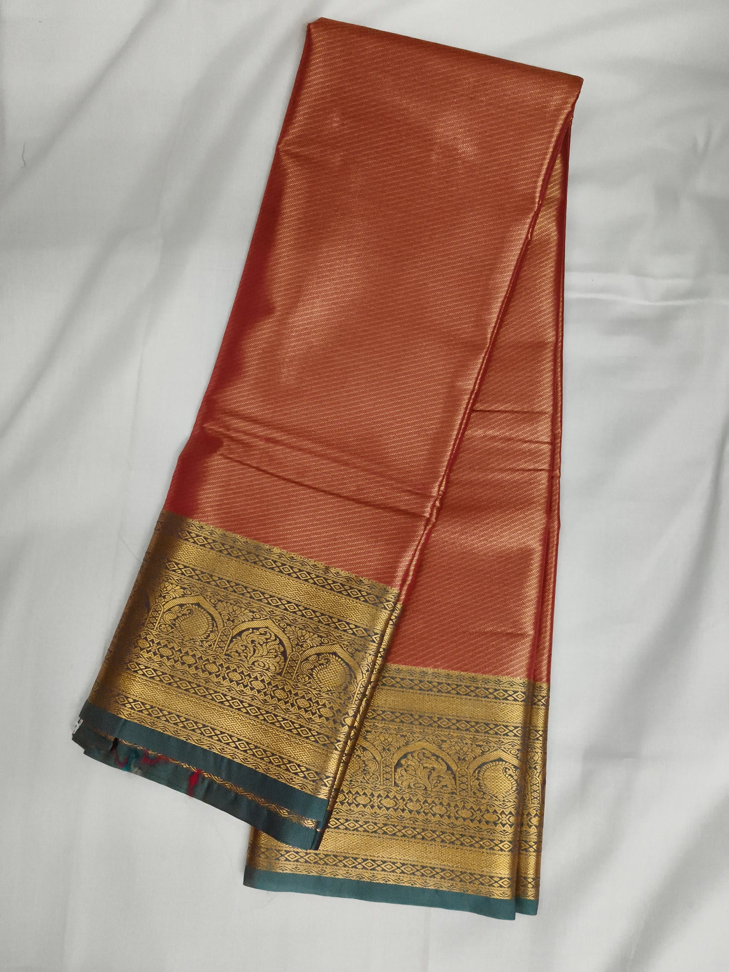 Taniyawar pattu sarees