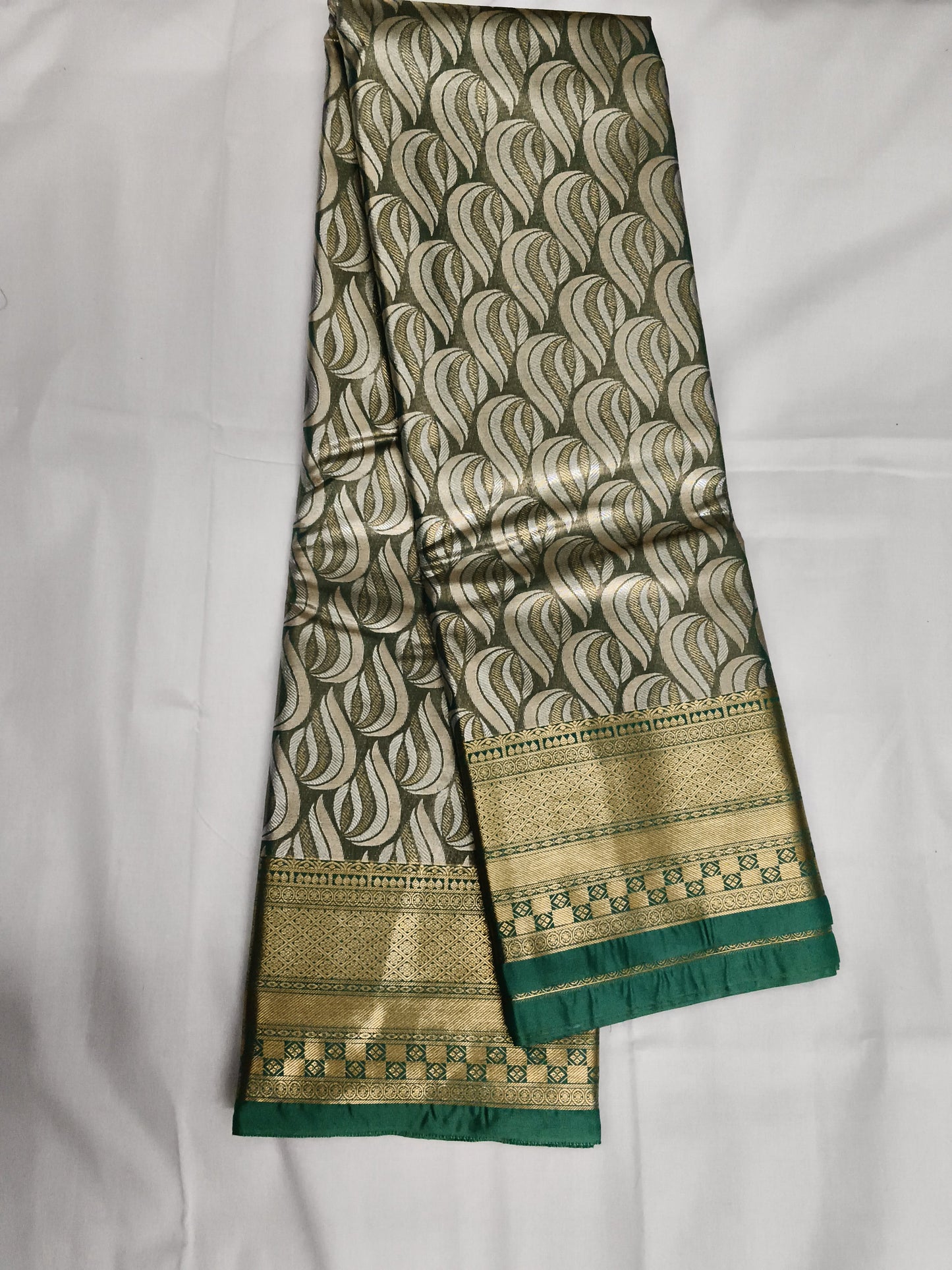 Taniyawar pattu sarees