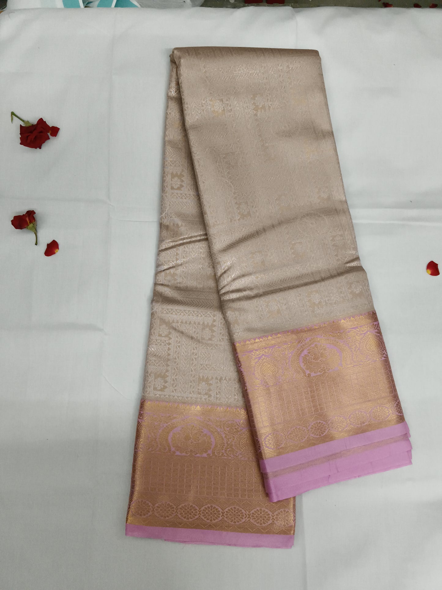 Taniyawar pattu sarees