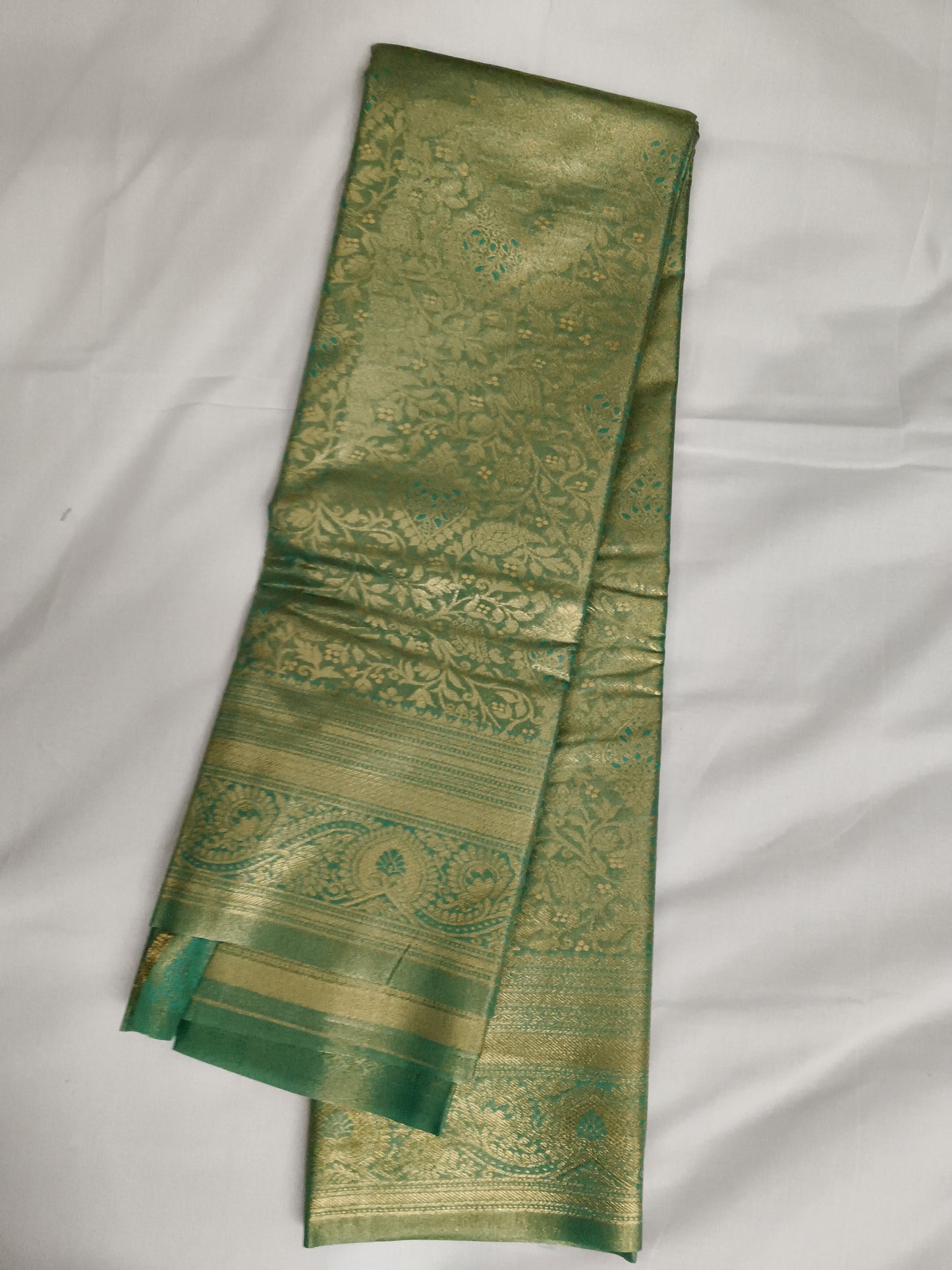 Taniyawar pattu sarees
