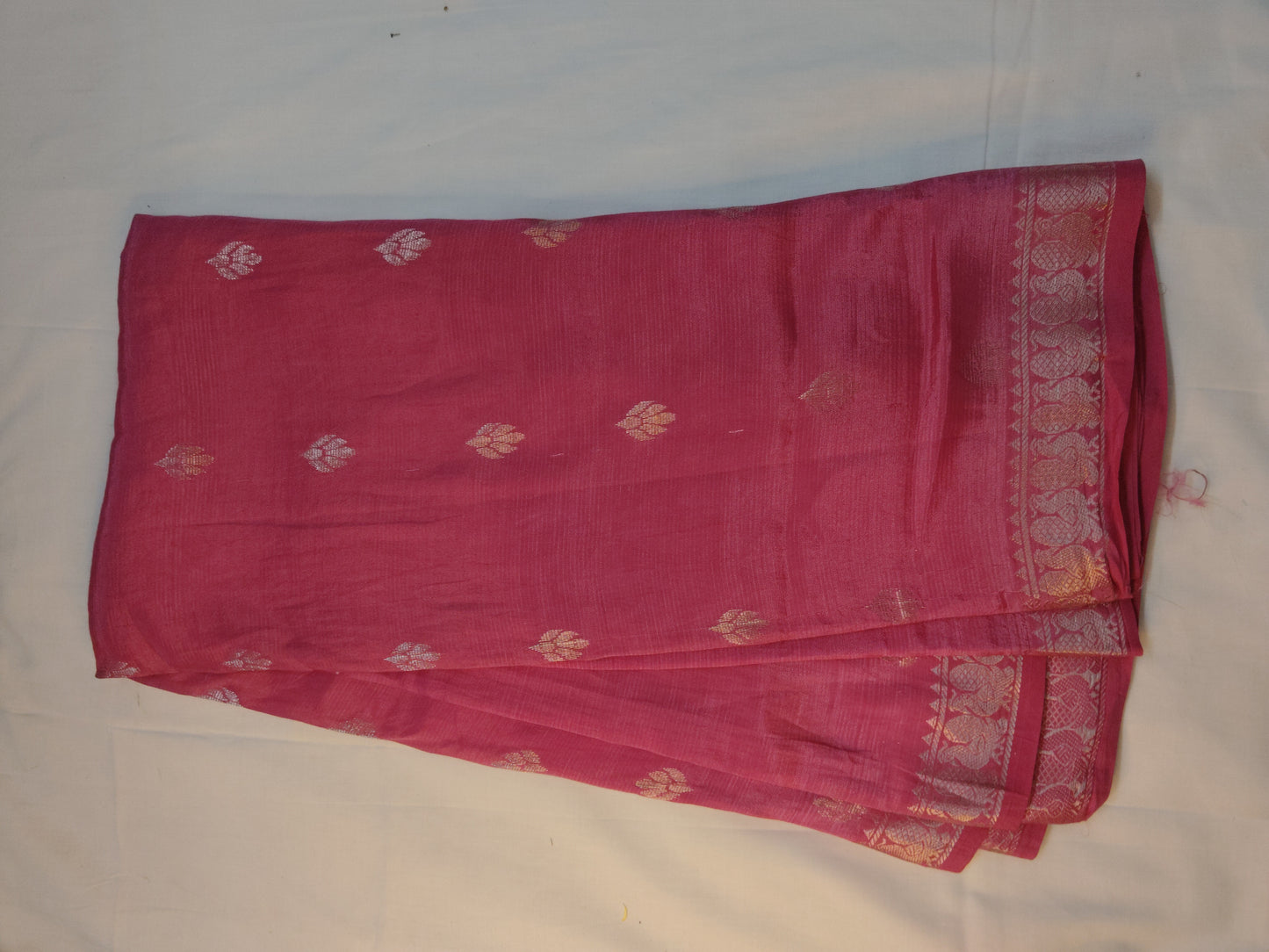 Mangalagiri pattu leaf design saree