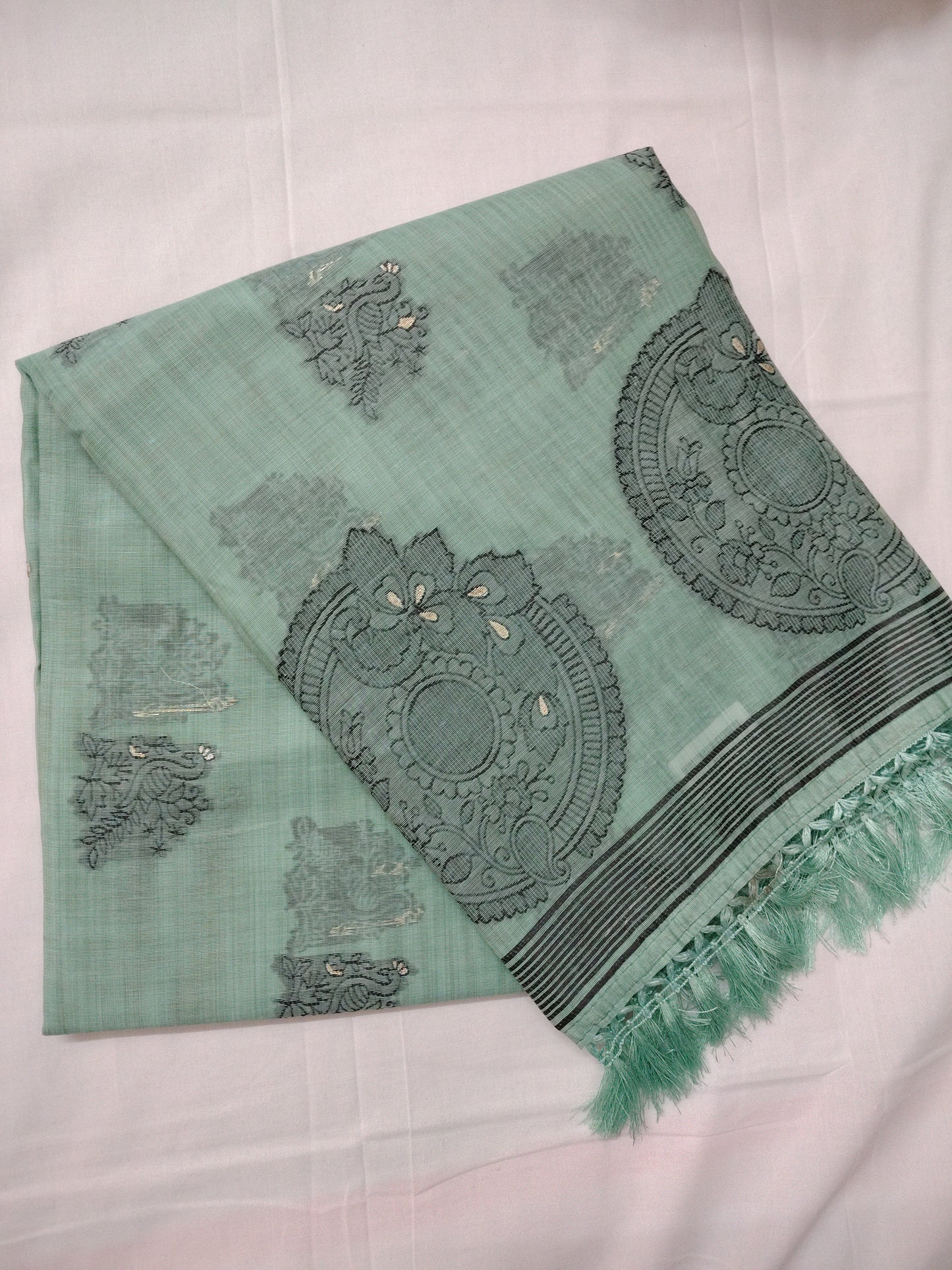 Jhamdani saree
