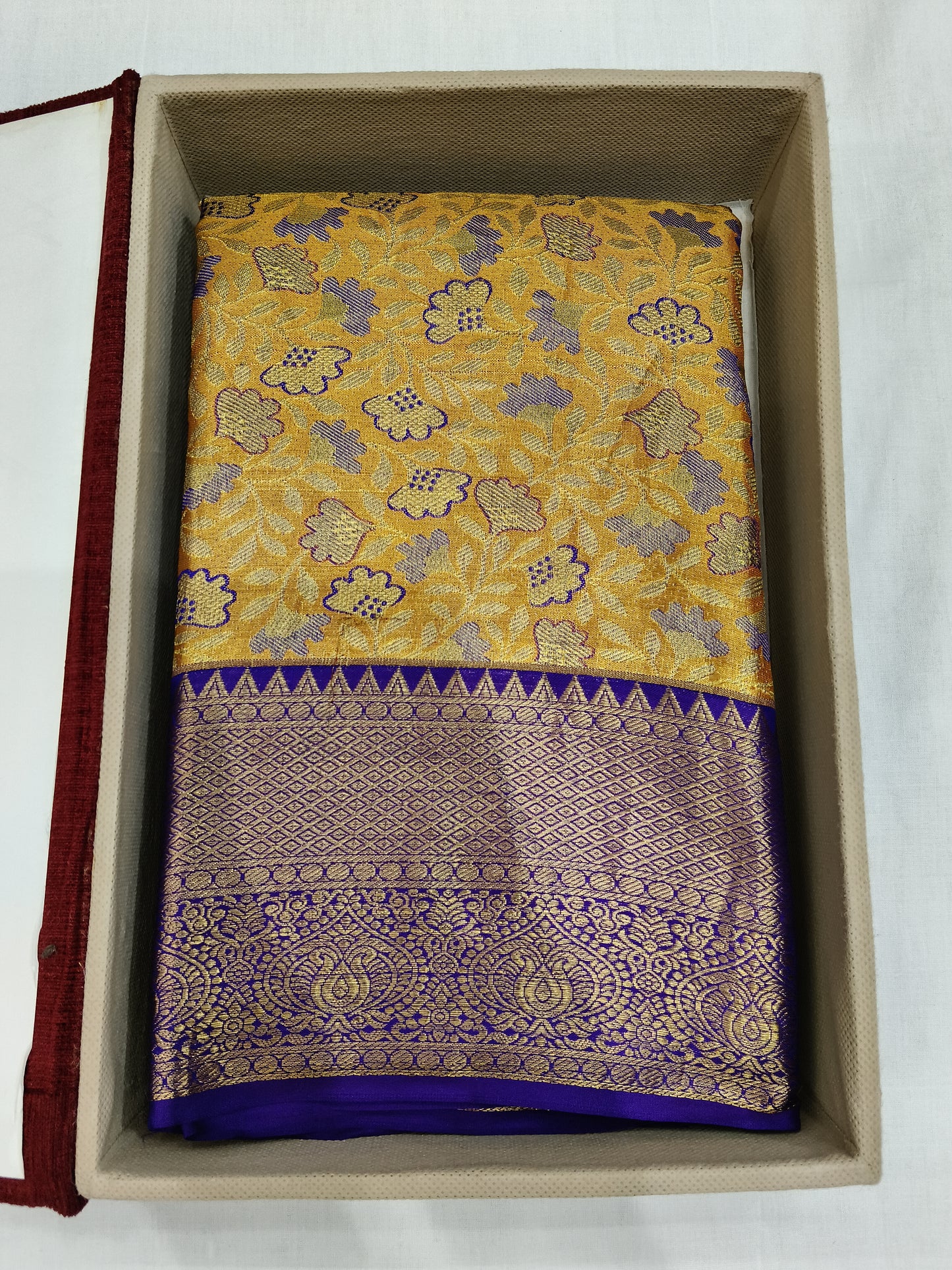 Pure silk mark certificated