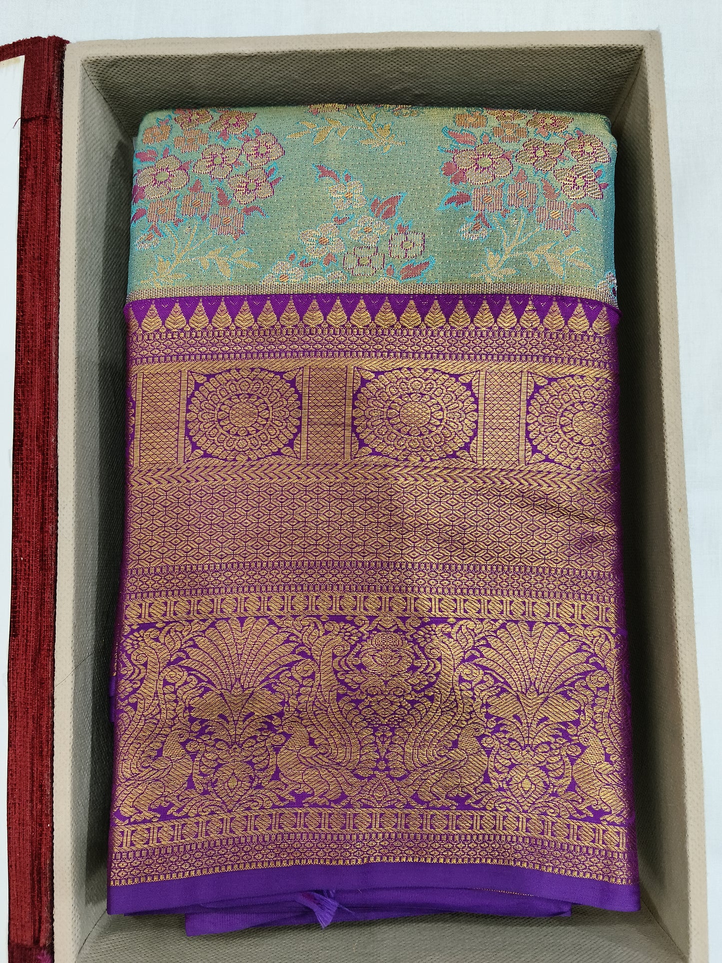 Pure silk mark certificated