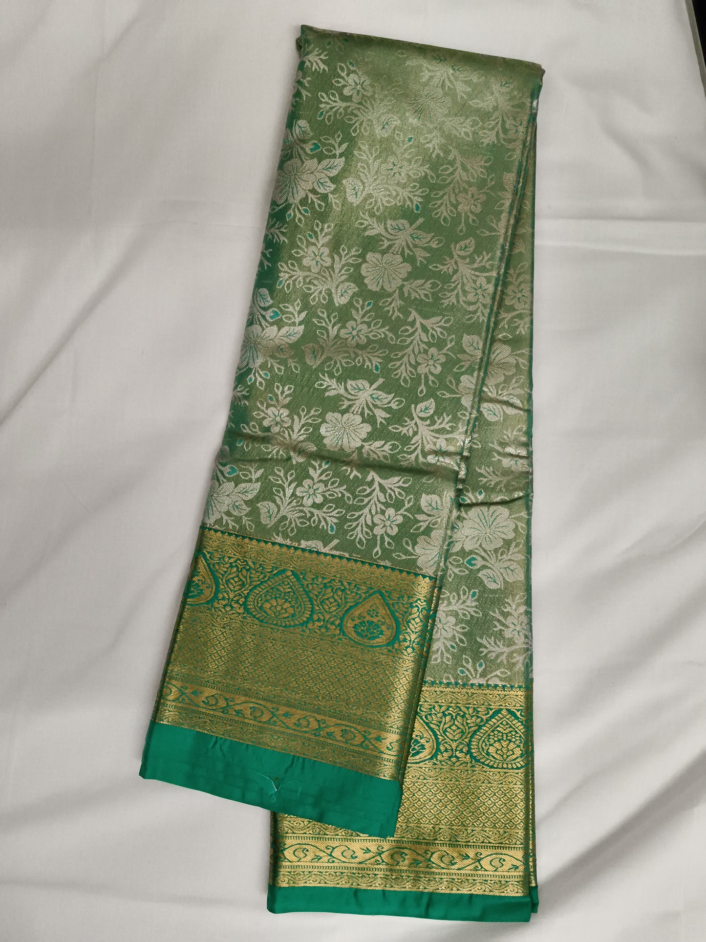 Taniyawar pattu sarees