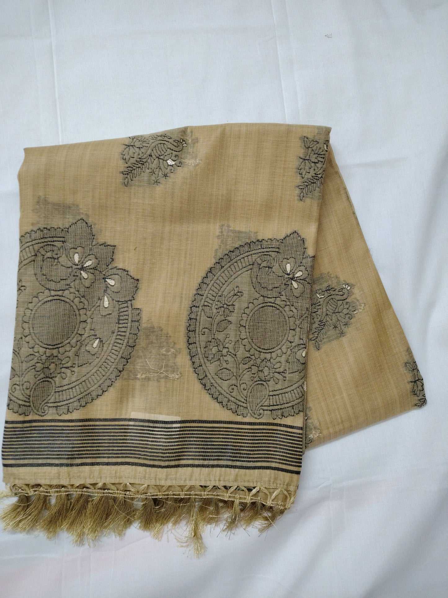 Jhamdani saree