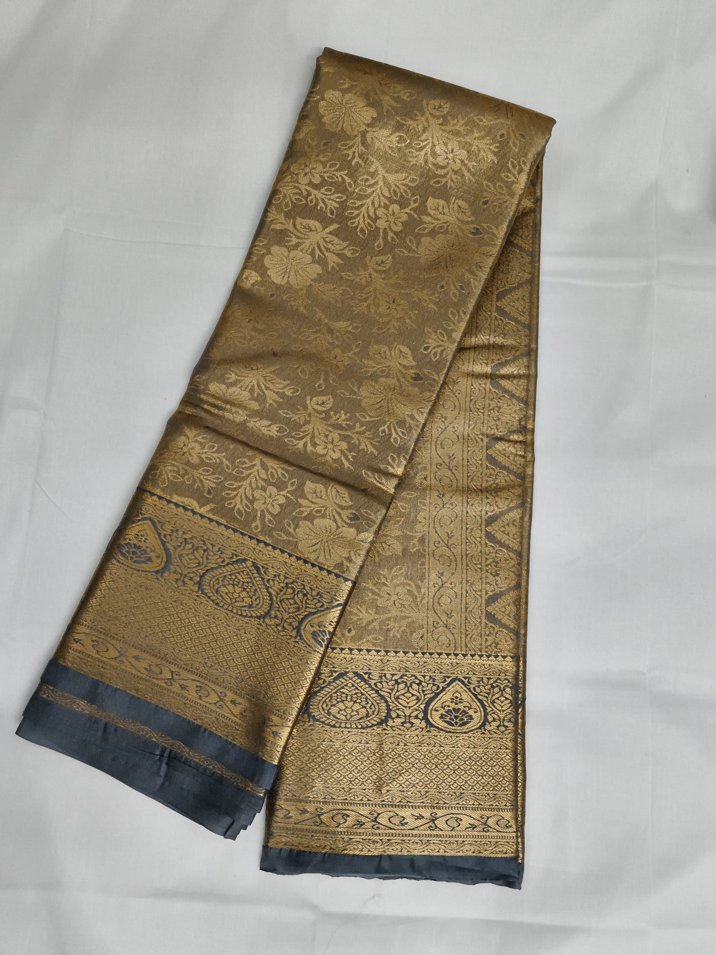Taniyawar pattu sarees