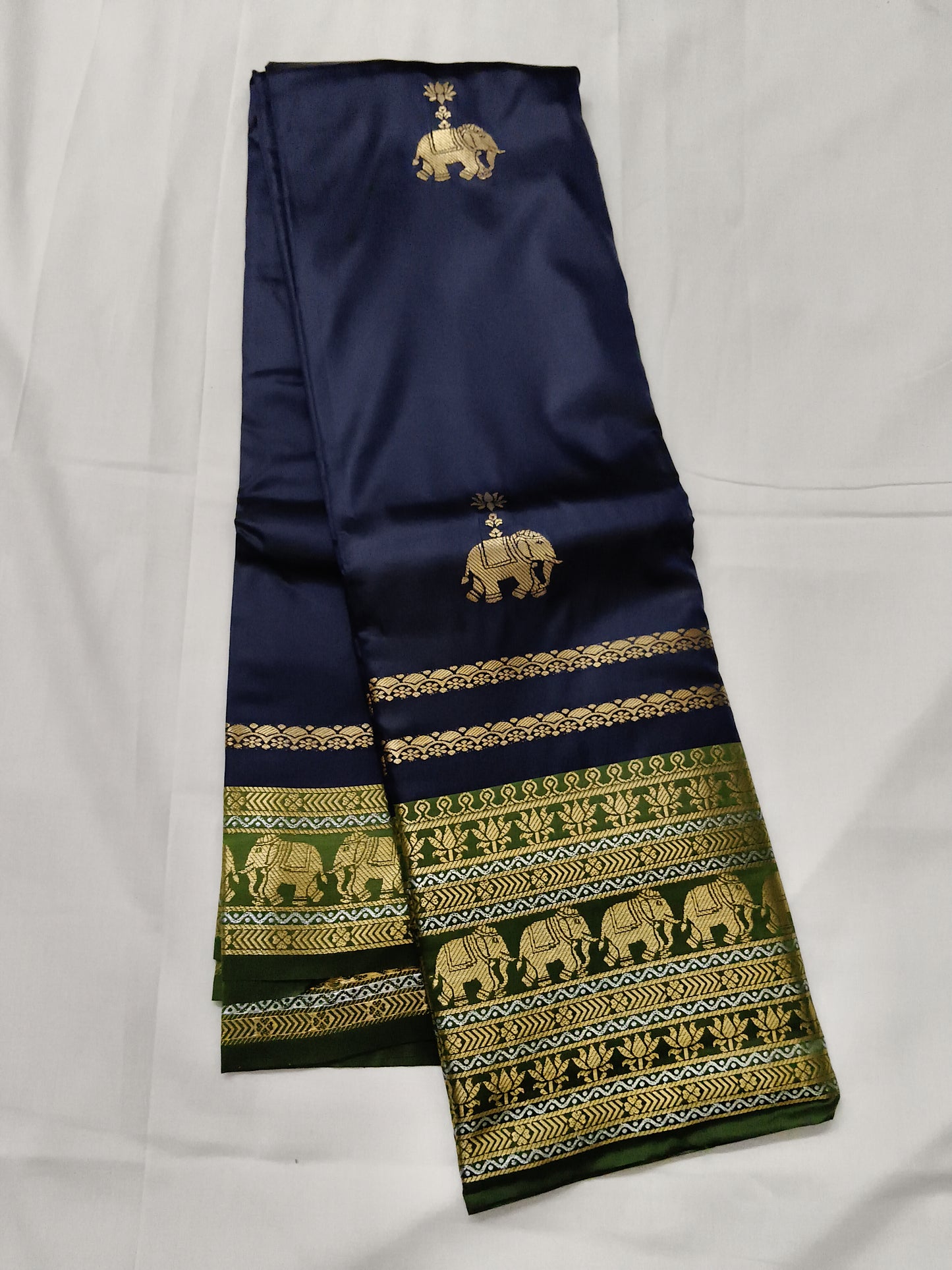 Premium royal border gadwal saree