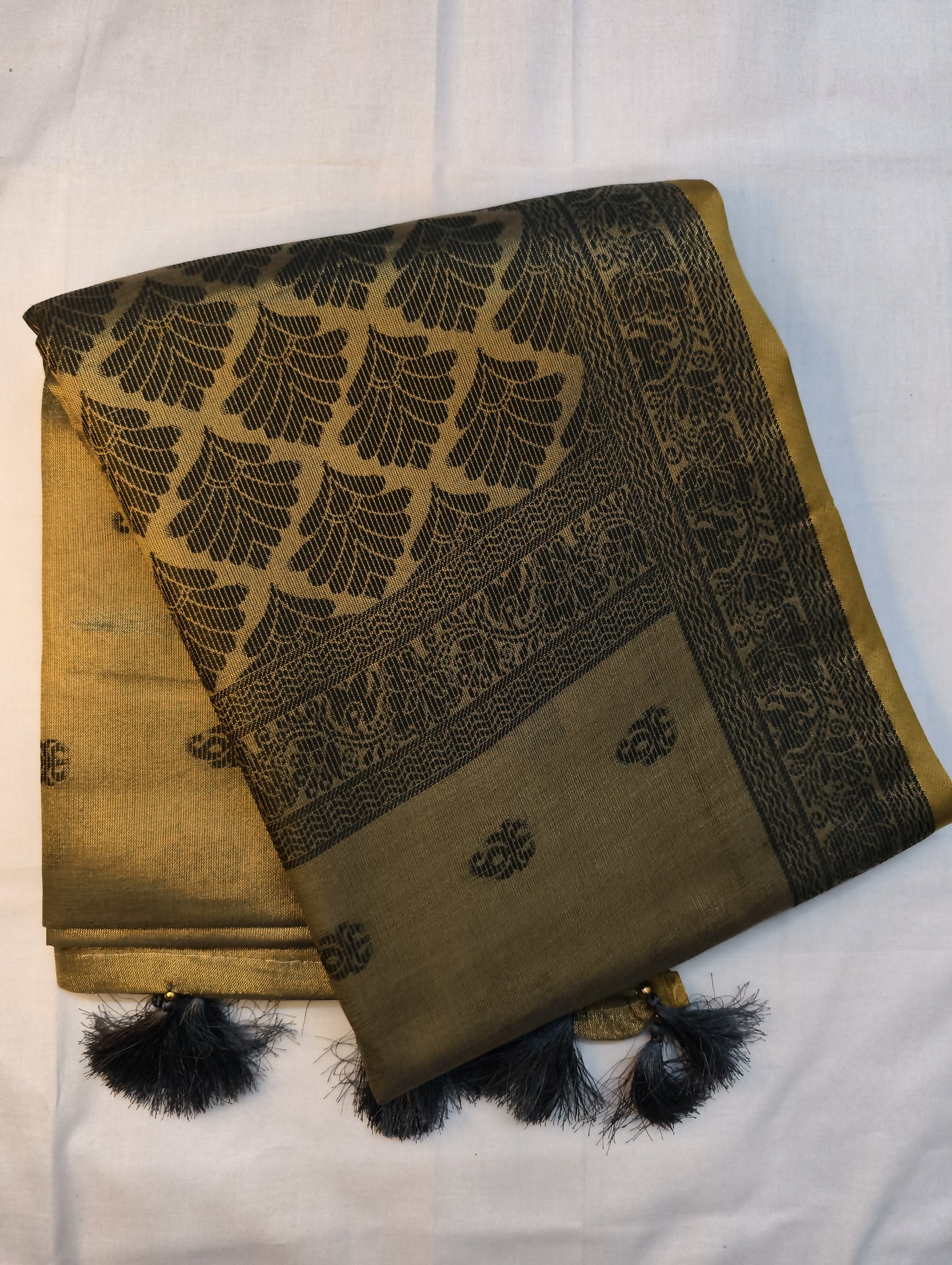 Jhamdhani tissue murga saree