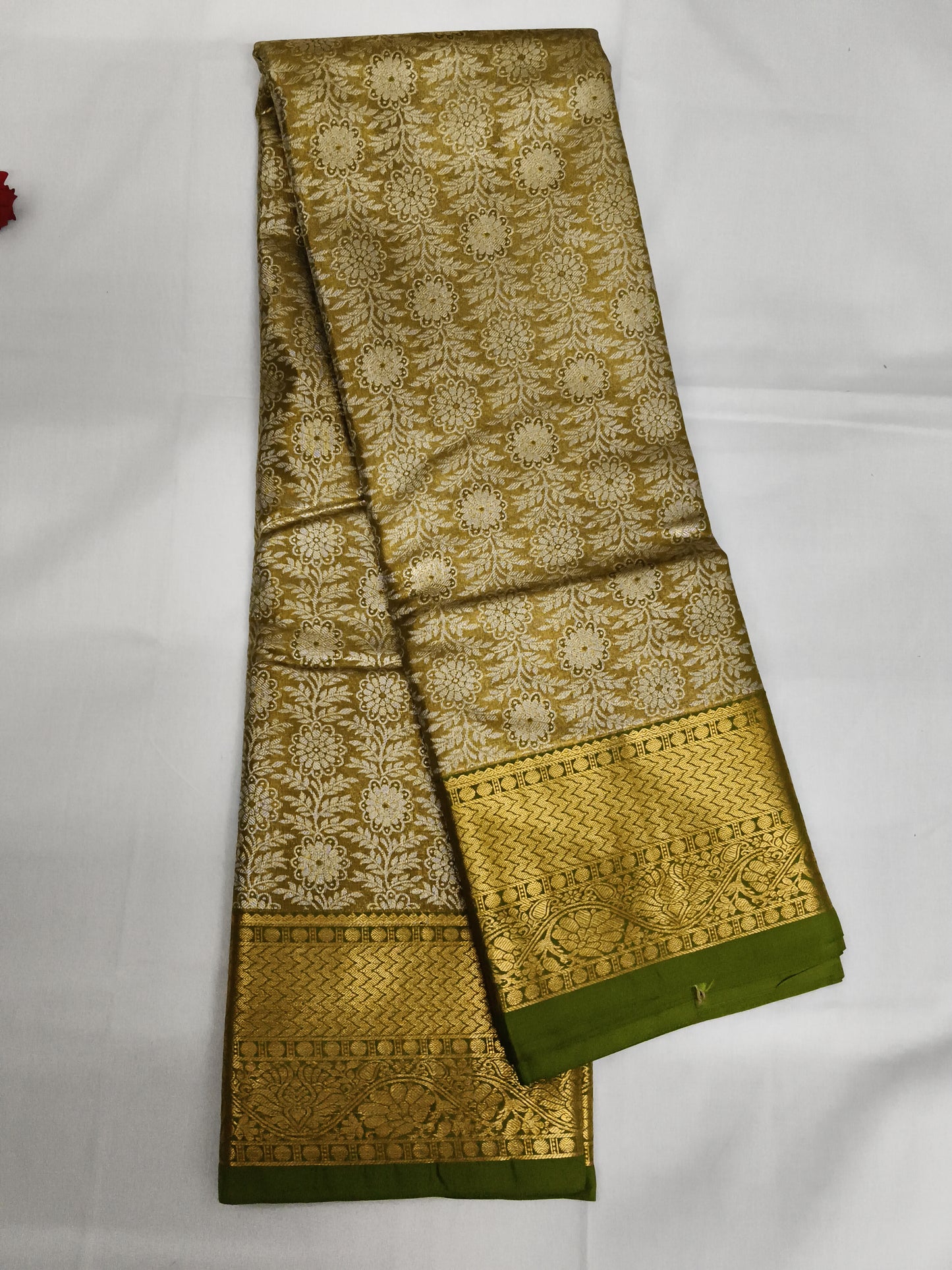 Taniyawar pattu sarees
