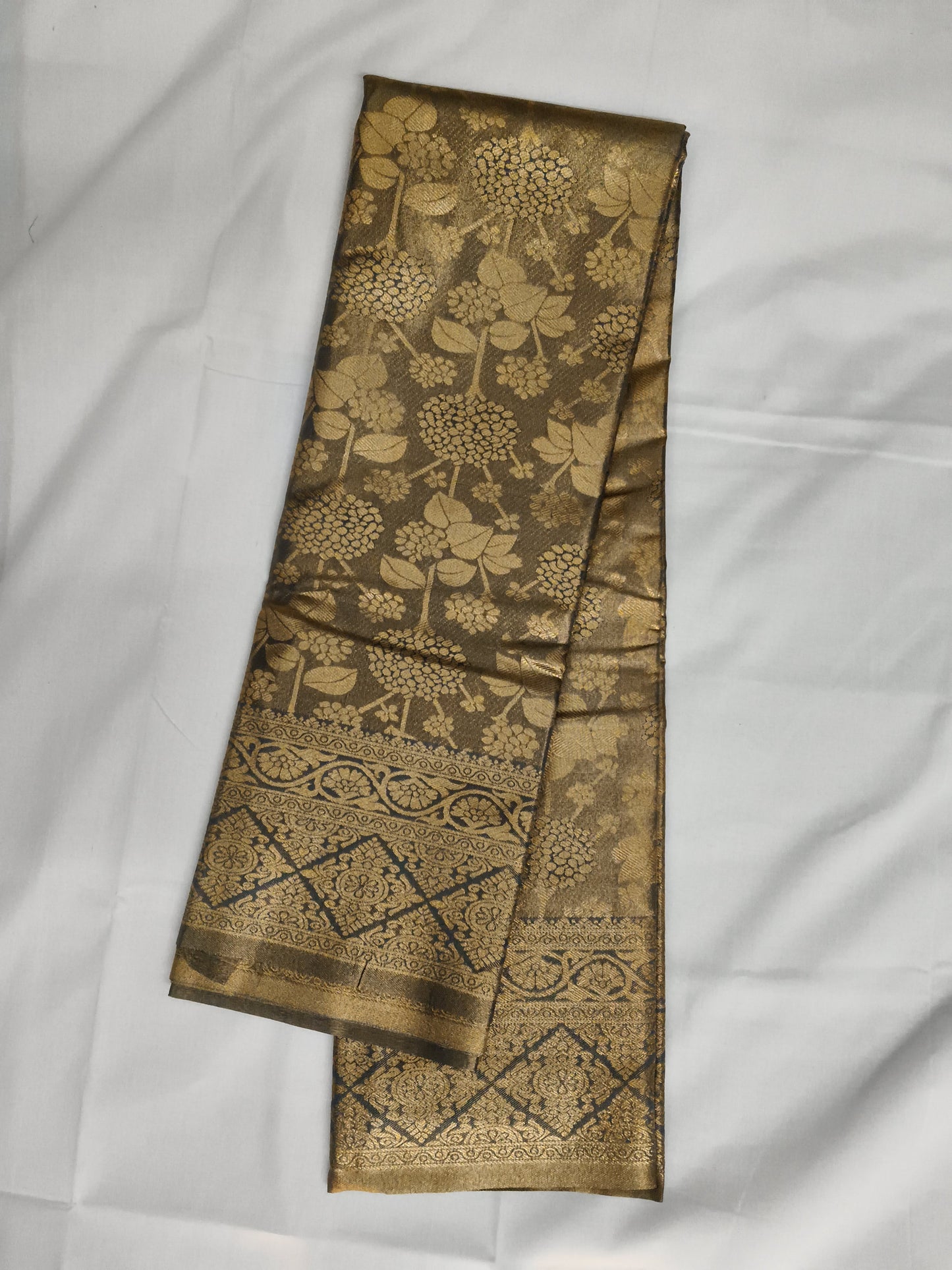 Taniyawar pattu sarees