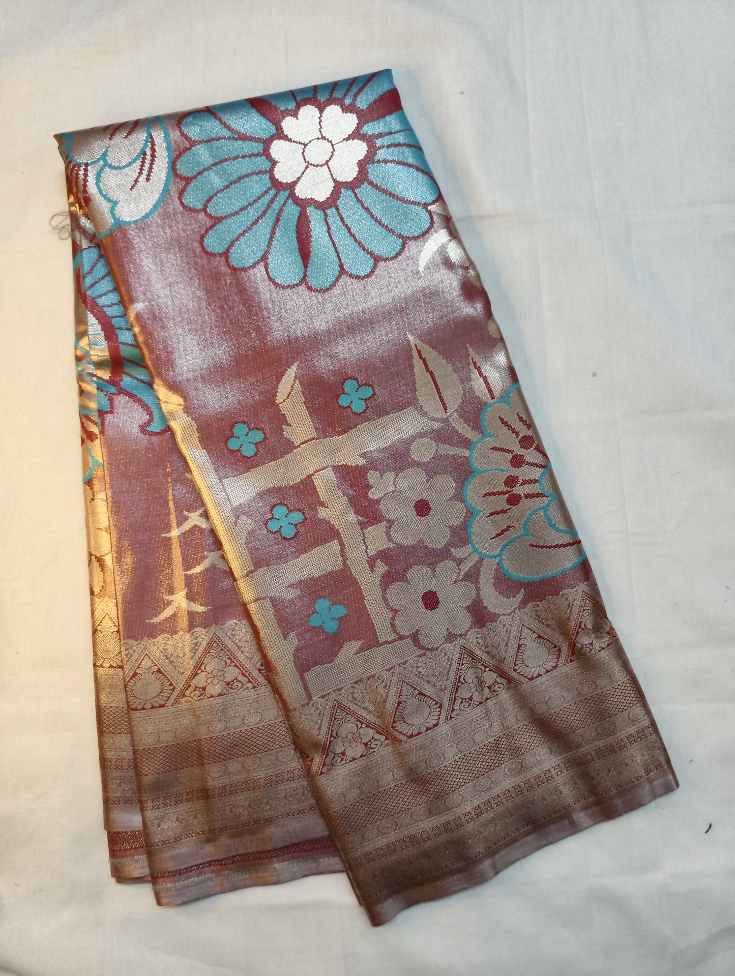 Artistic semi pattu