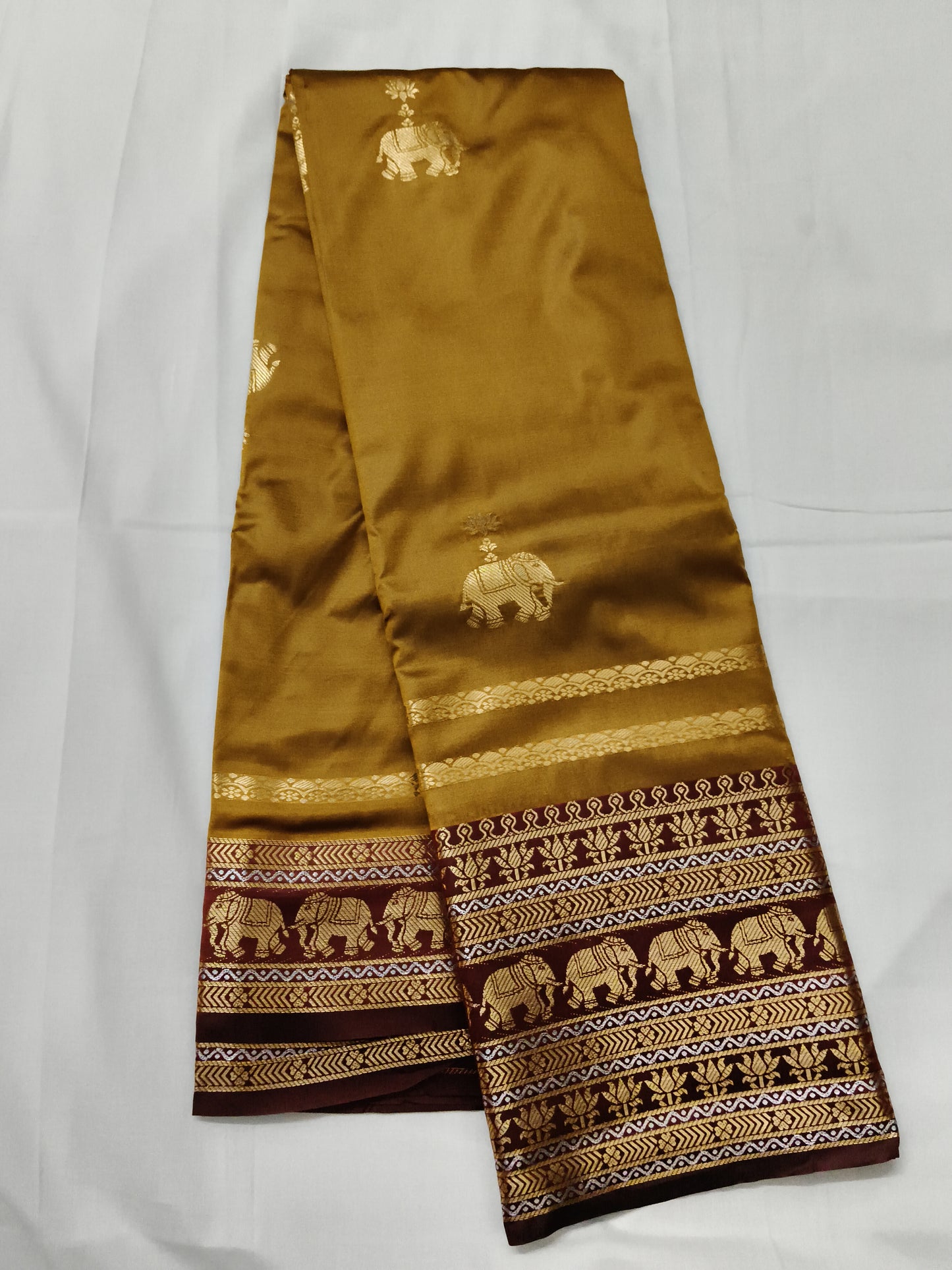 Premium royal border gadwal saree
