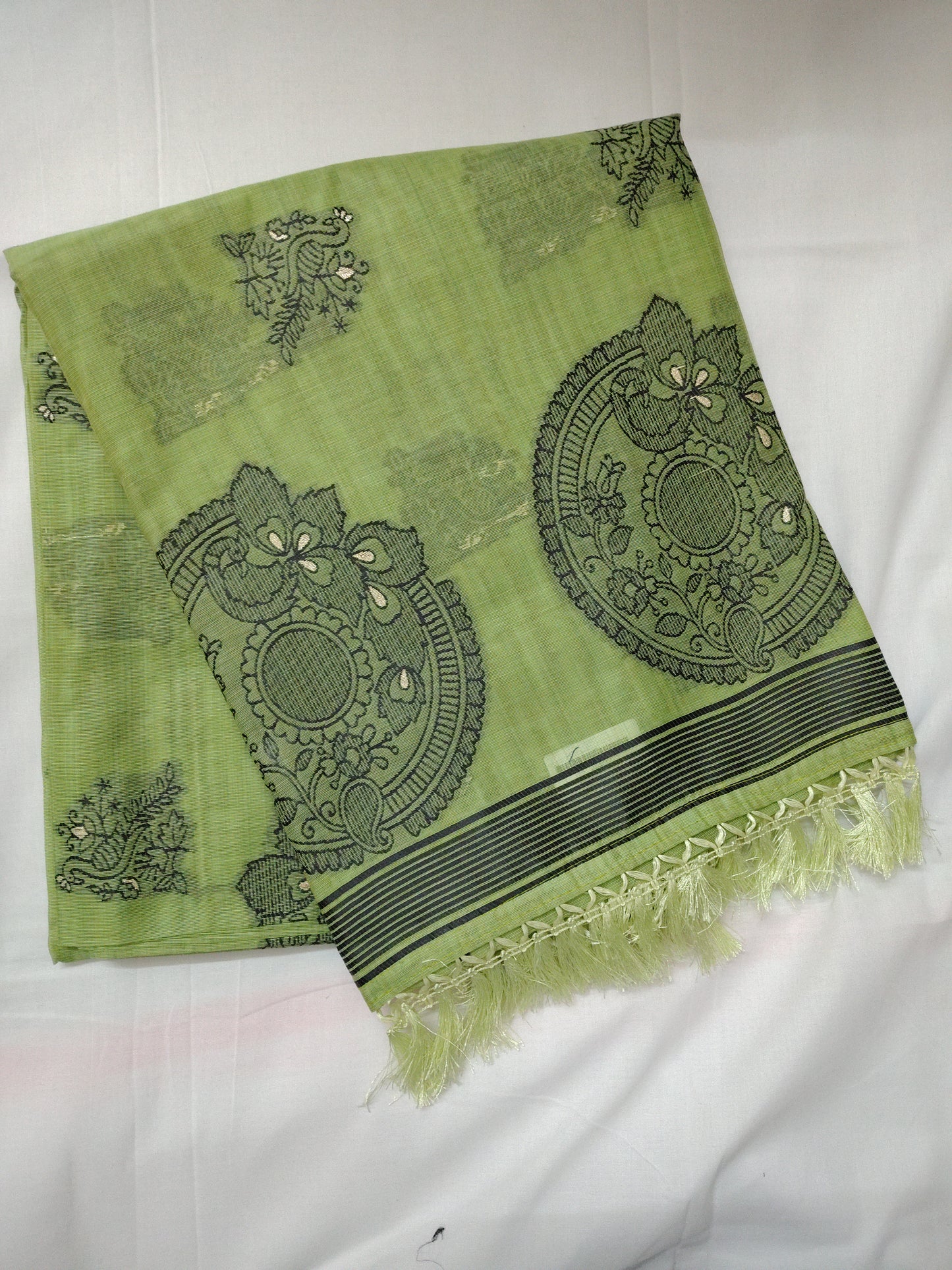 Jhamdani saree