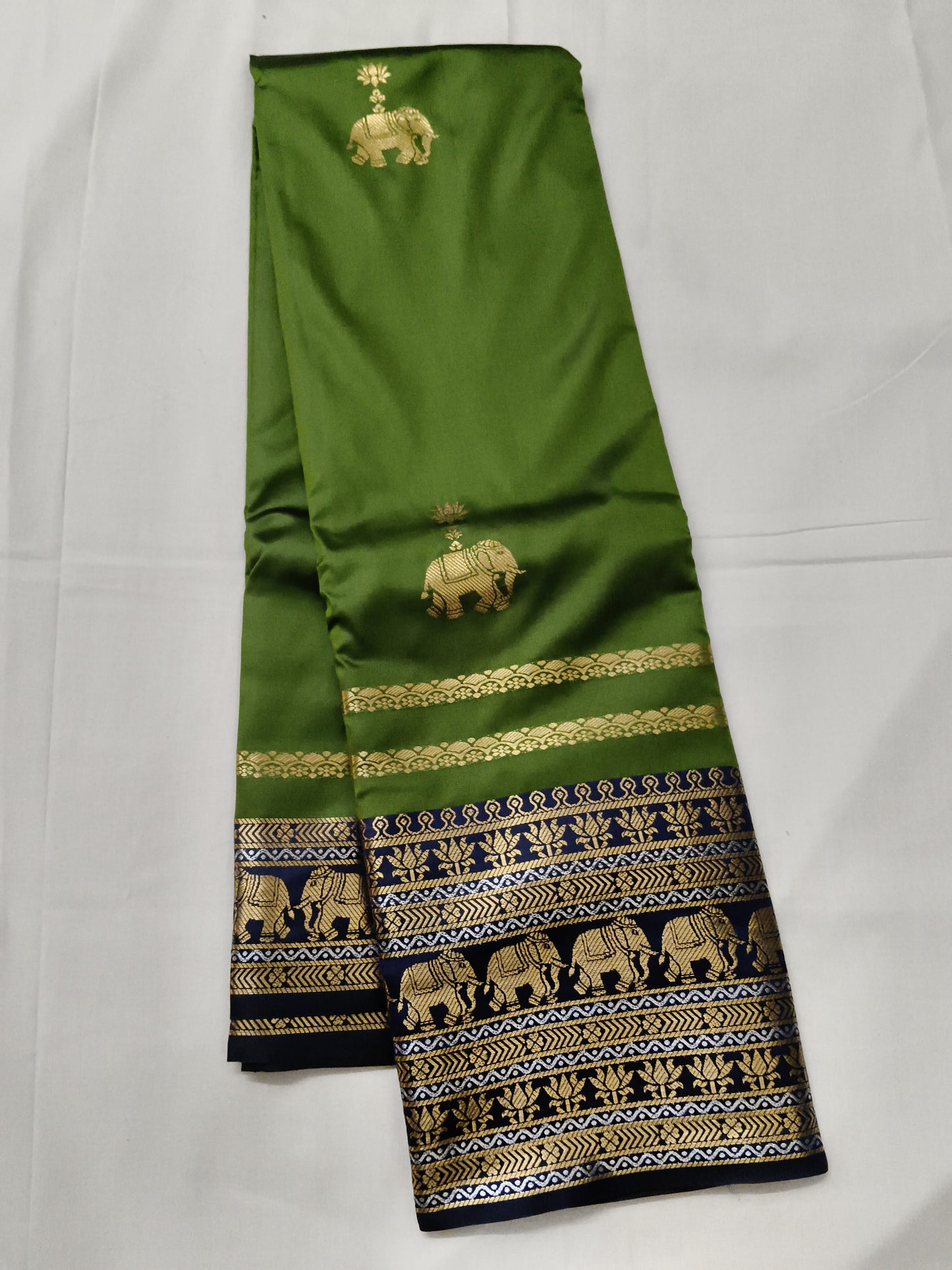 Premium royal border gadwal saree