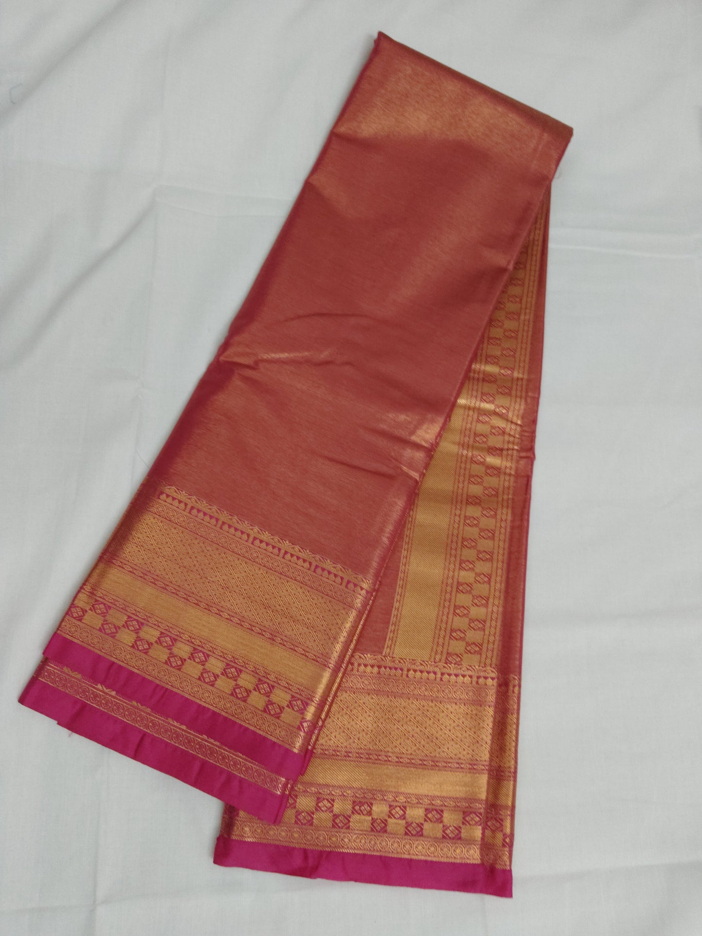 Taniyawar pattu sarees