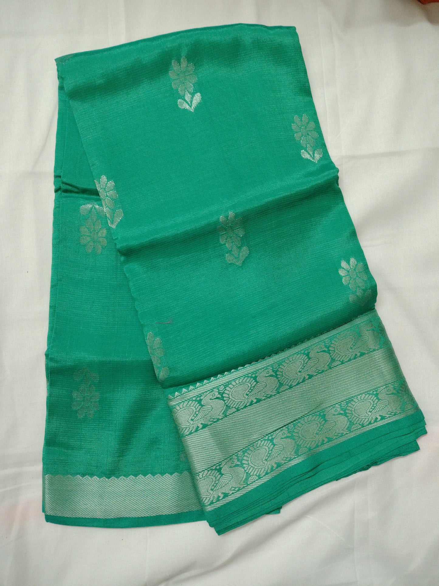 Magalagiri pattu flower design saree