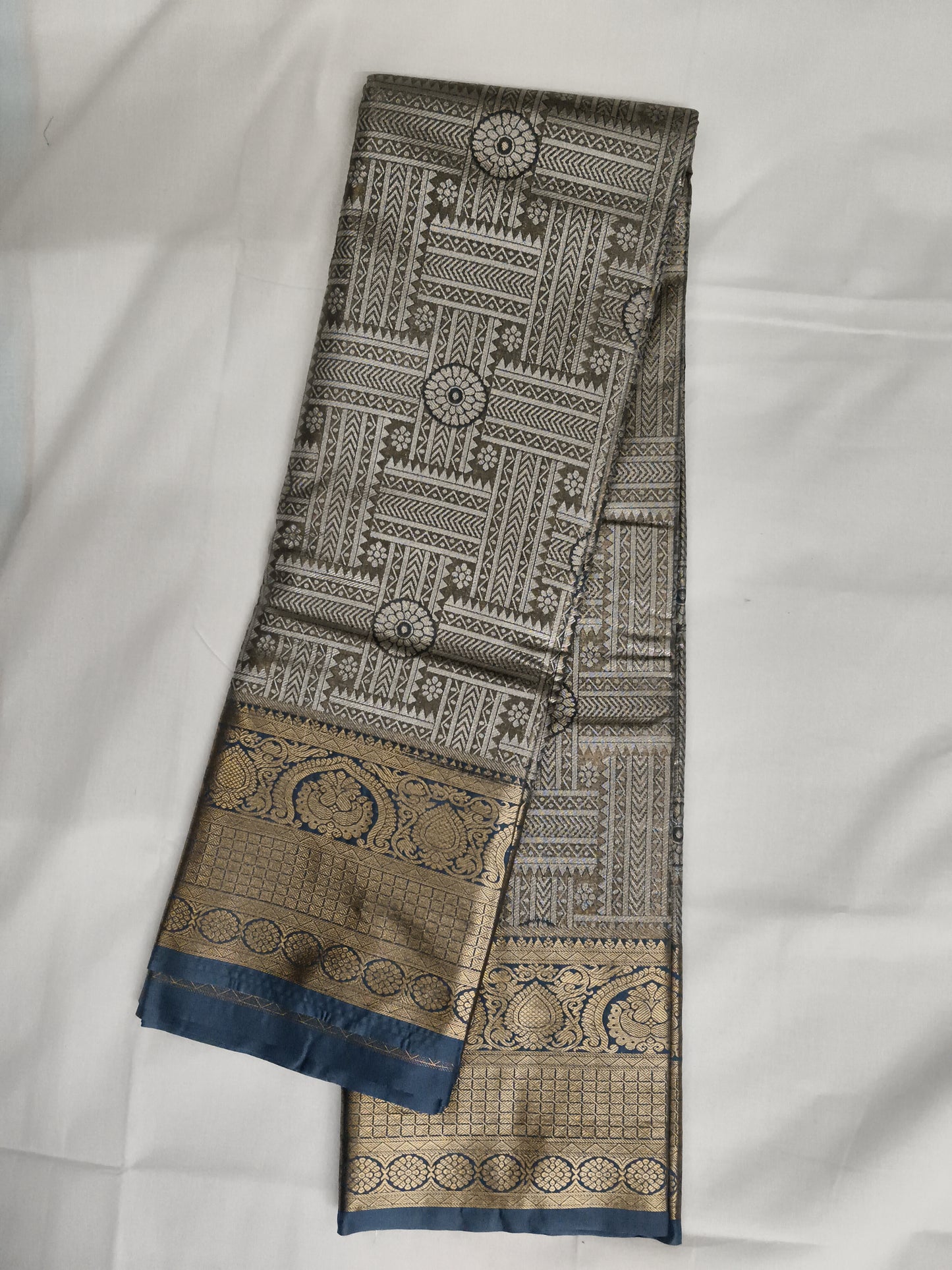 Taniyawar pattu sarees