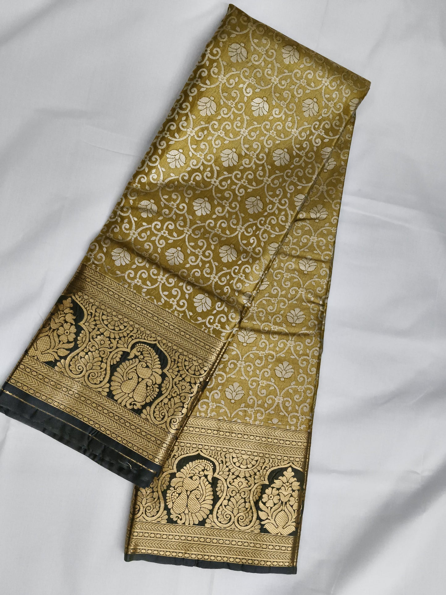 Taniyawar pattu sarees