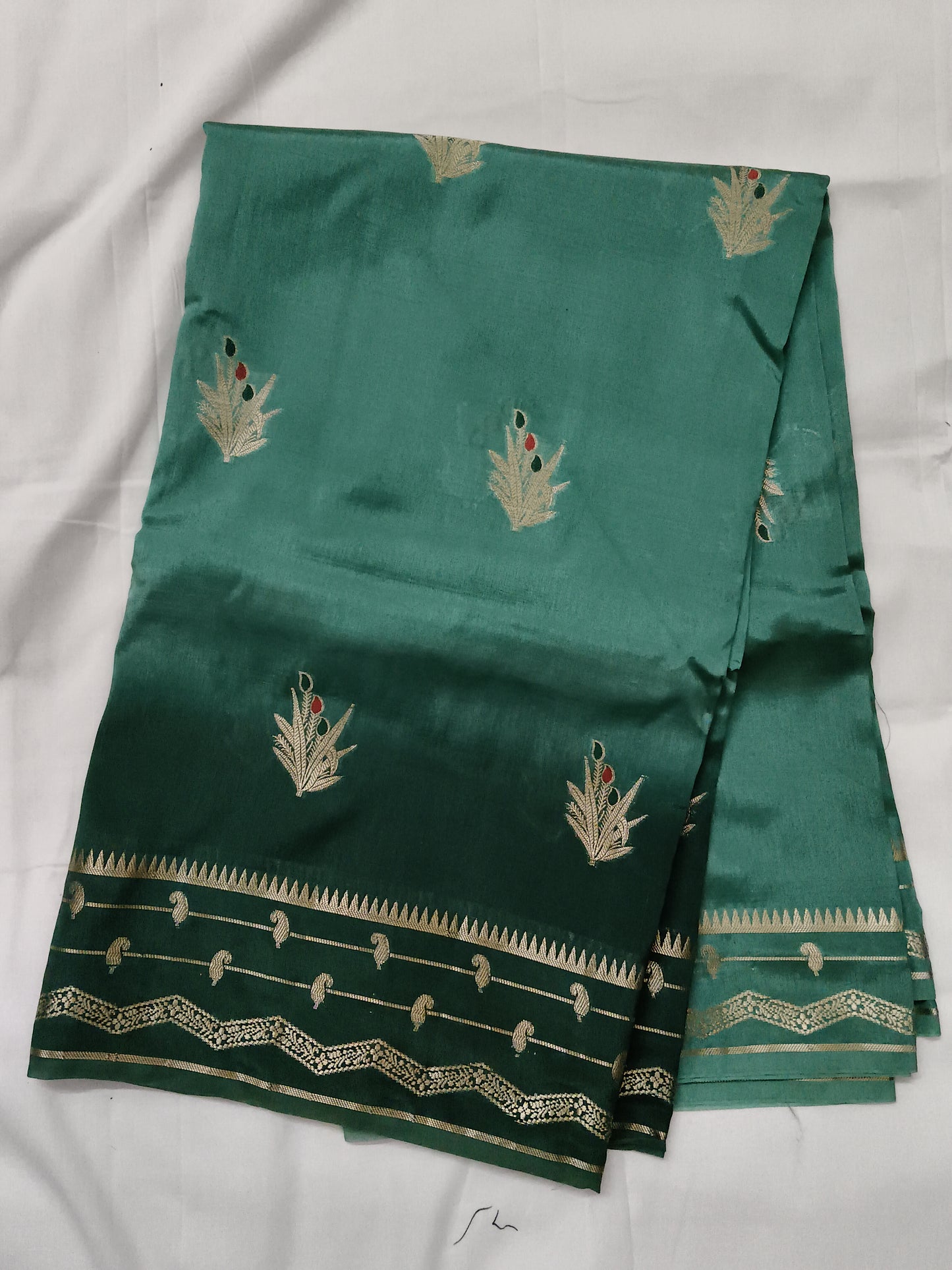 Vantara banaras khatan silk