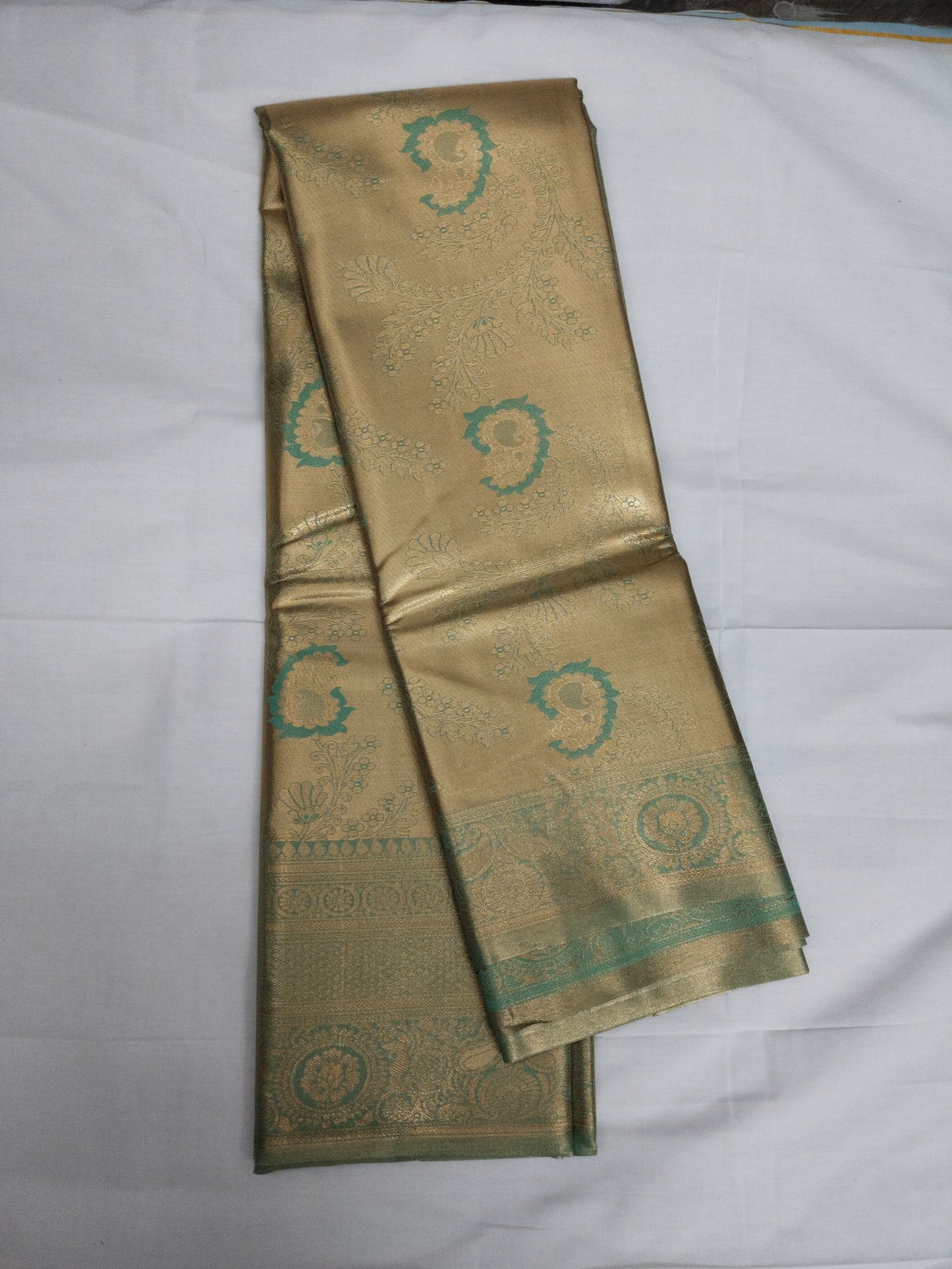 Taniyawar pattu sarees