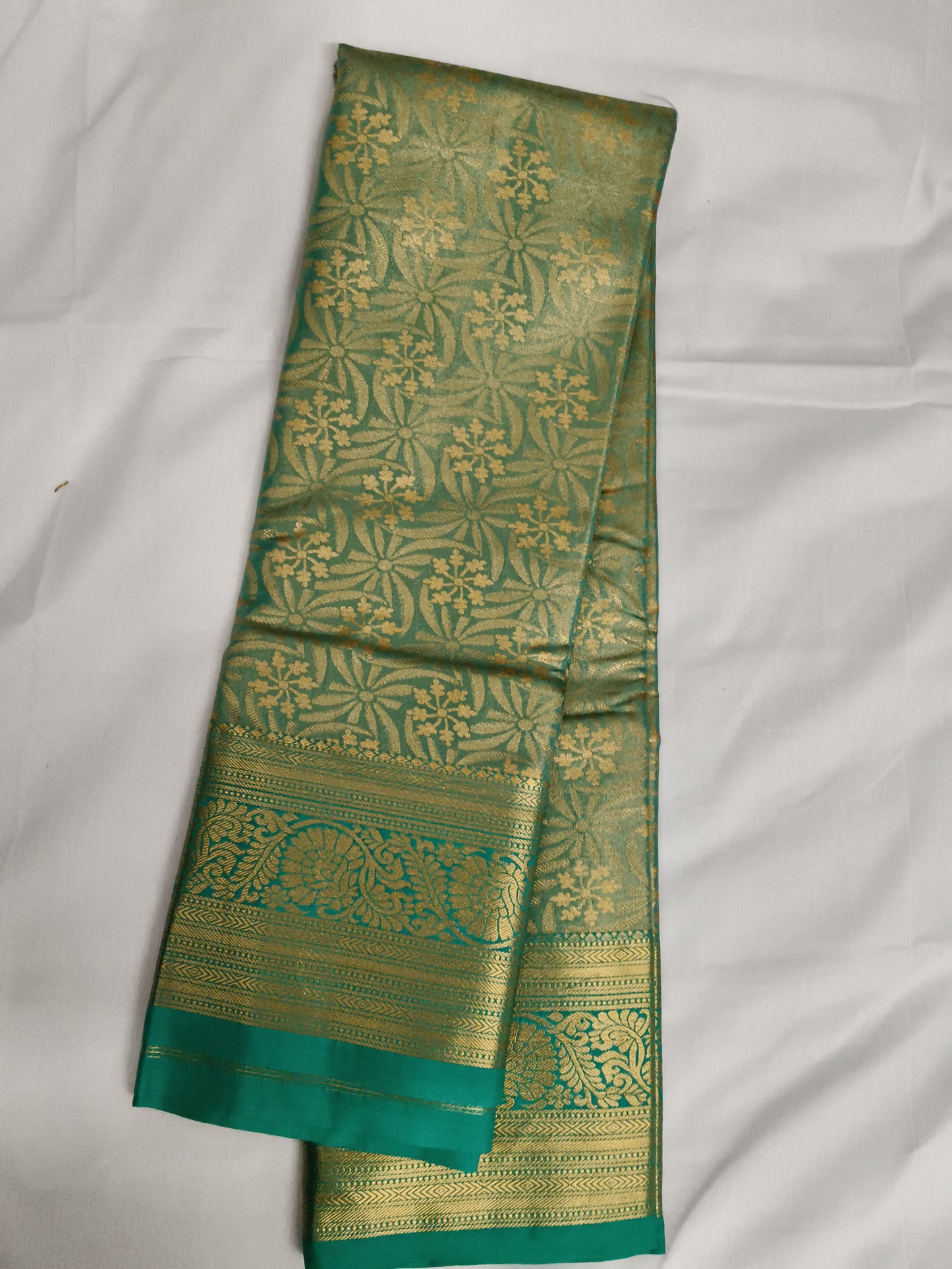Taniyawar pattu sarees