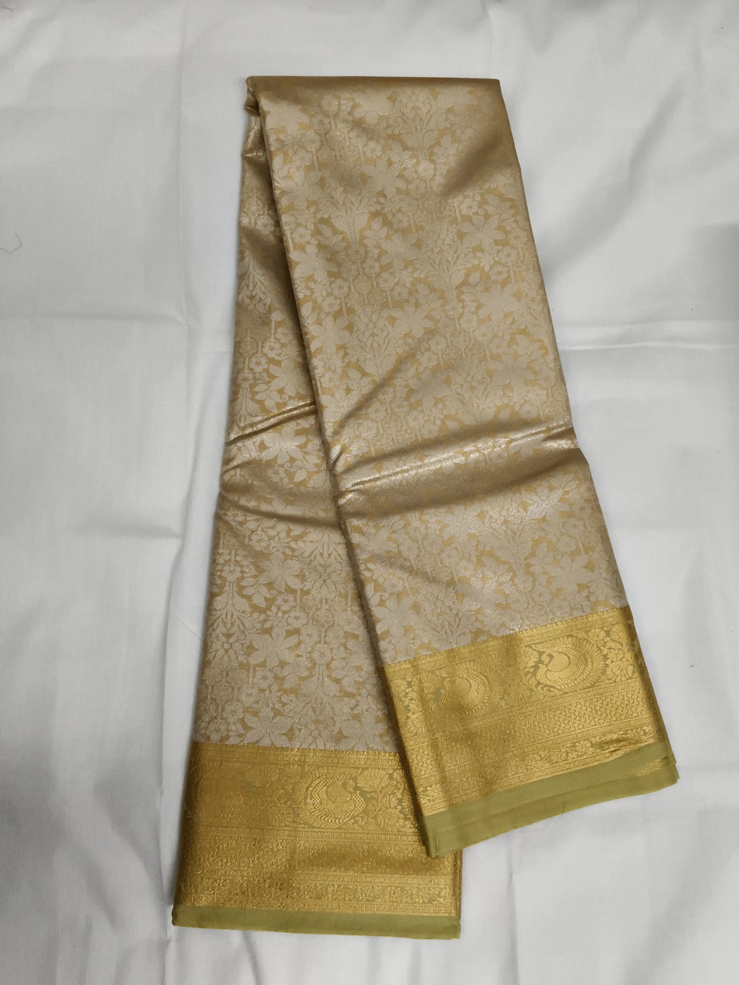 Taniyawar pattu sarees