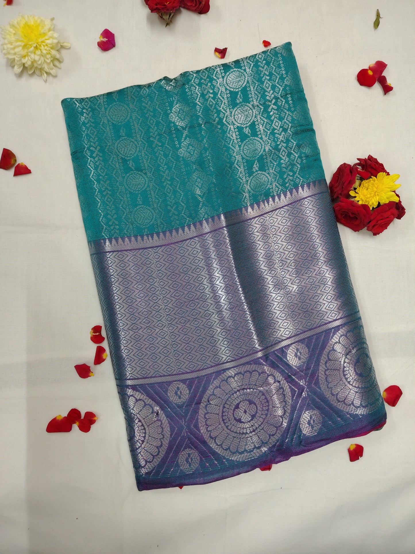 Fancy kanchi Geometry design